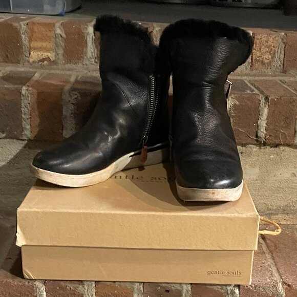 NWOT Gentle Souls by Kenneth Cole Hazel Levitt Shearling Lined Boot Size 9 - Picture 5 of 8